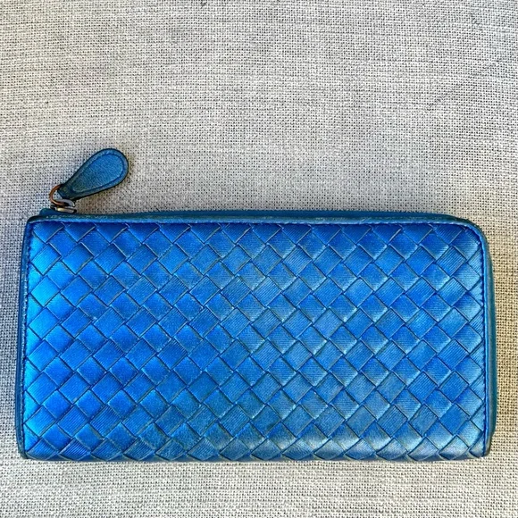 Bottega Veneta Metallic Blue Intrecciato Leather Zip Around Wallet - Picture 2 of 9